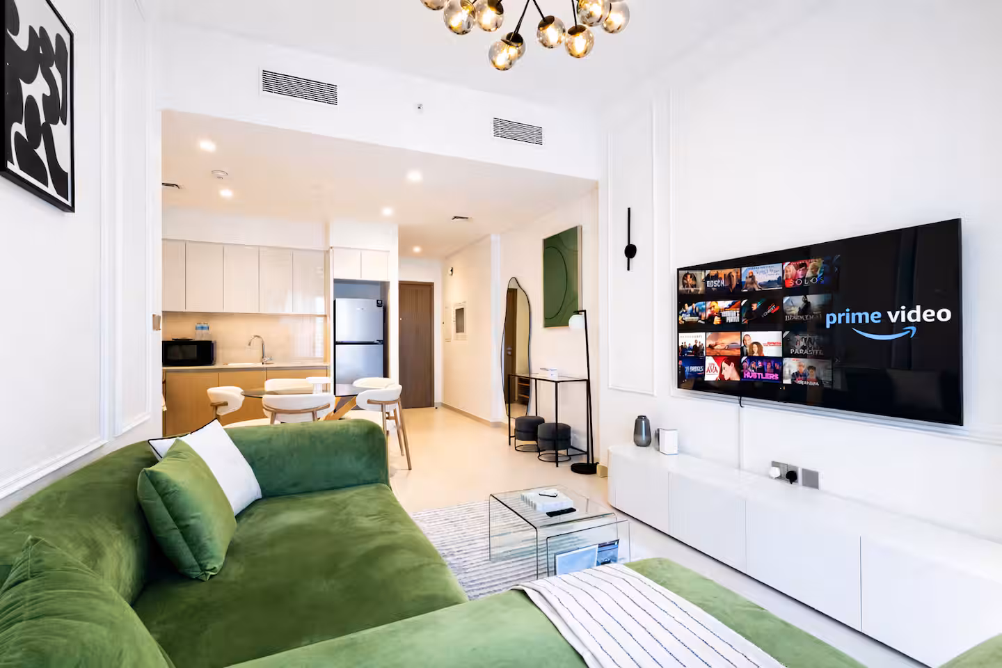 Spacious Downtown Apartment