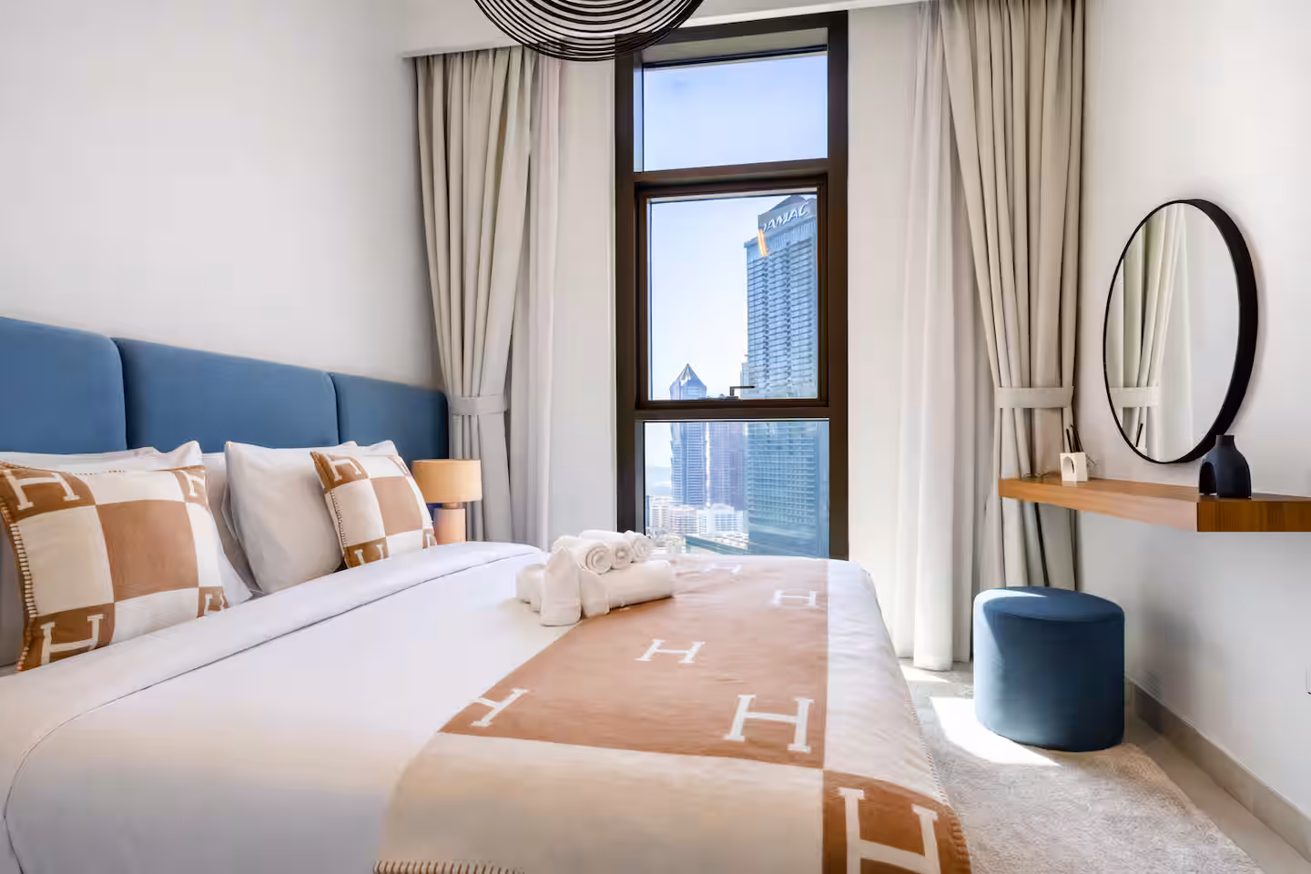 Outsider Vacation Homes premium apartment in Downtown Dubai
